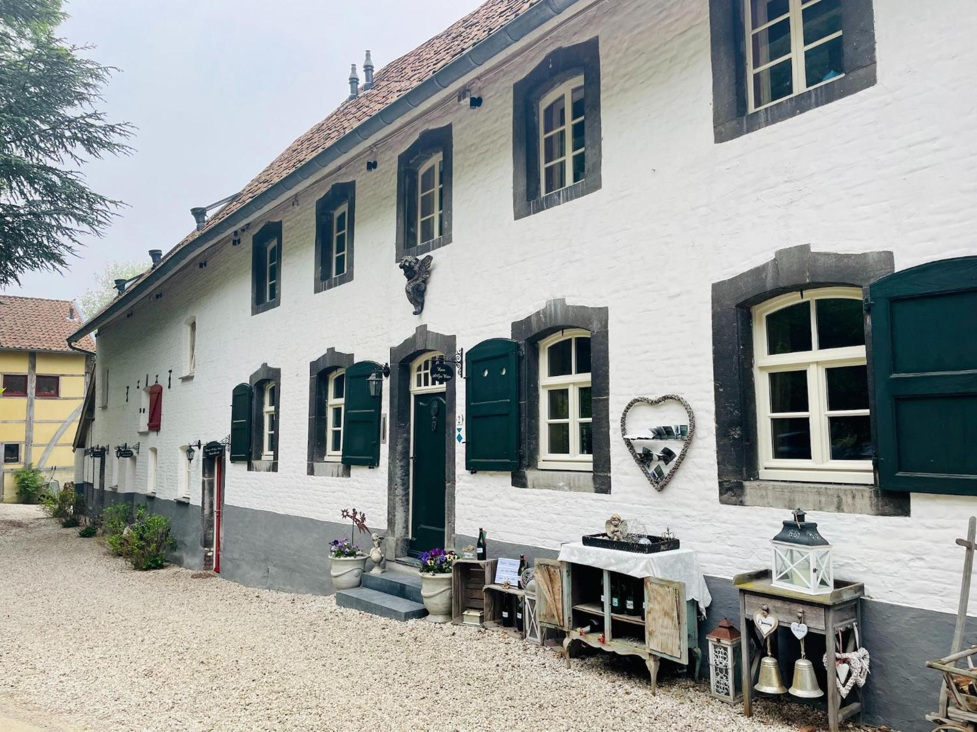 Stunning Holiday Home Near Forest In Slenaken Exterior foto